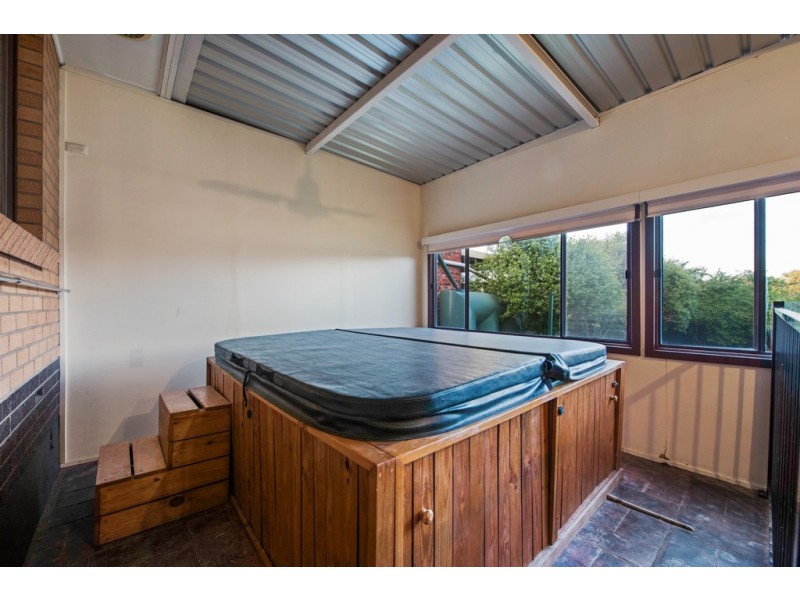 26 Vista Avenue, Valley View SA 5093