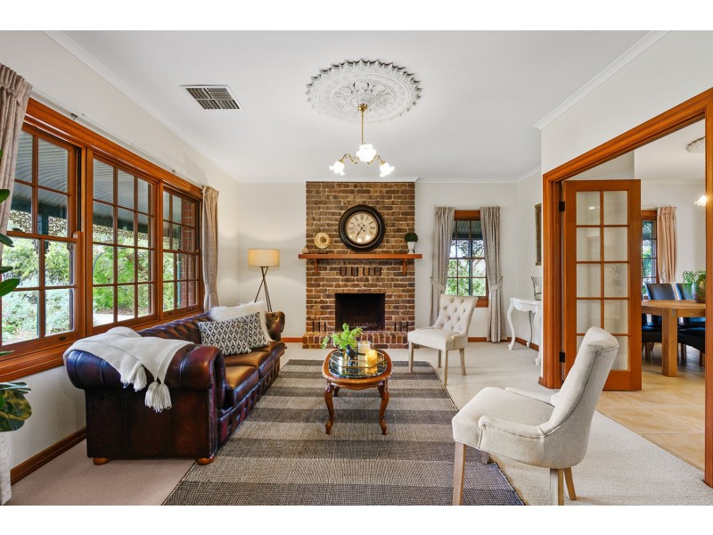 4 Windarra Court, Belair SA 5052