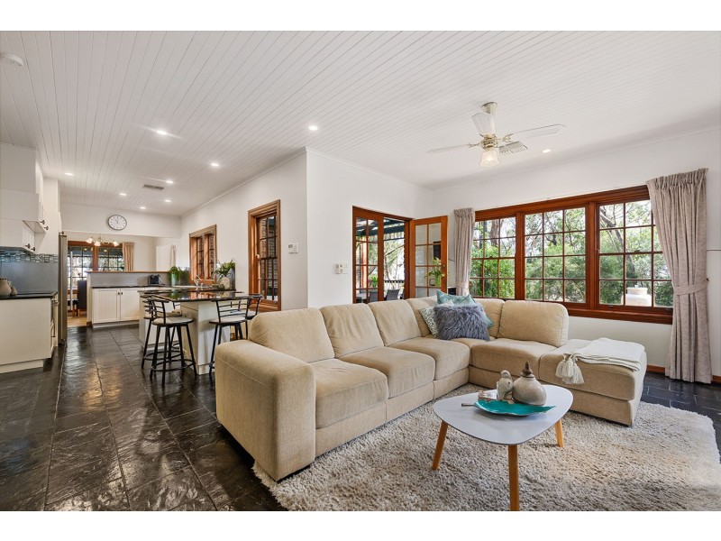 4 Windarra Court, Belair SA 5052