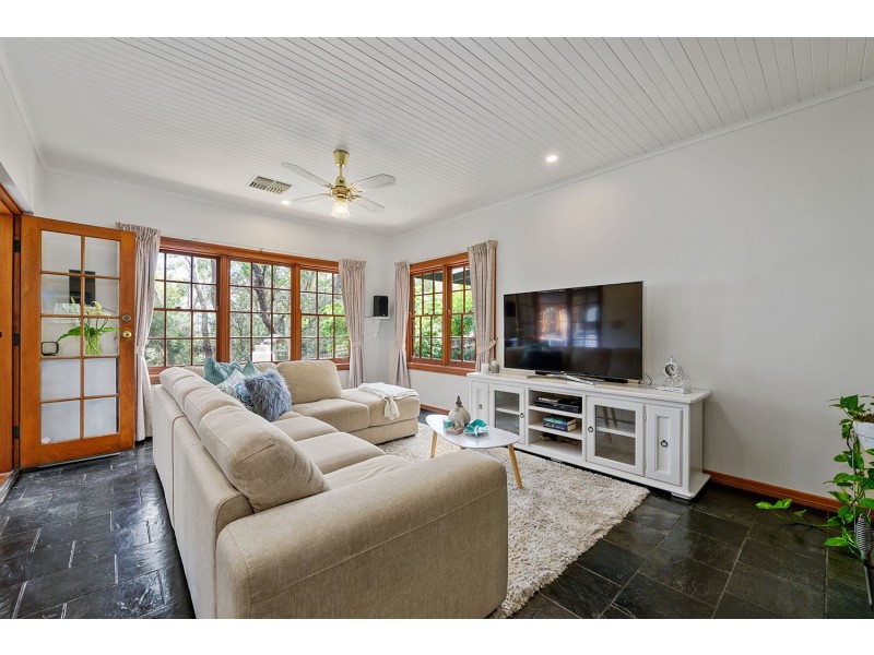 4 Windarra Court, Belair SA 5052