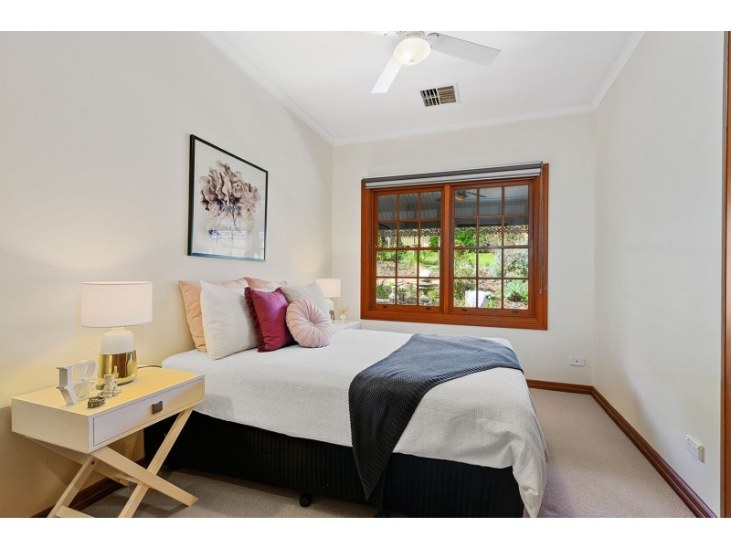 4 Windarra Court, Belair SA 5052