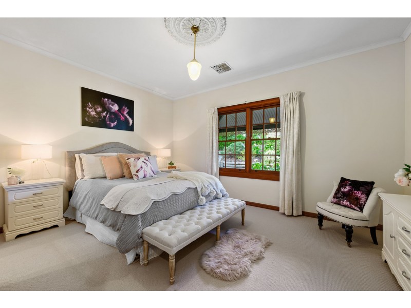 4 Windarra Court, Belair SA 5052