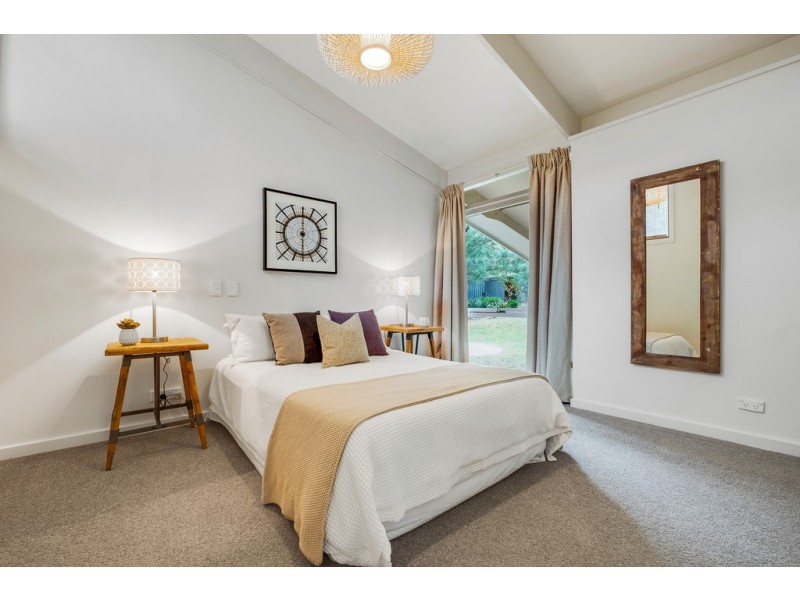 10 Wyndham Drive, Coromandel Valley SA 5051