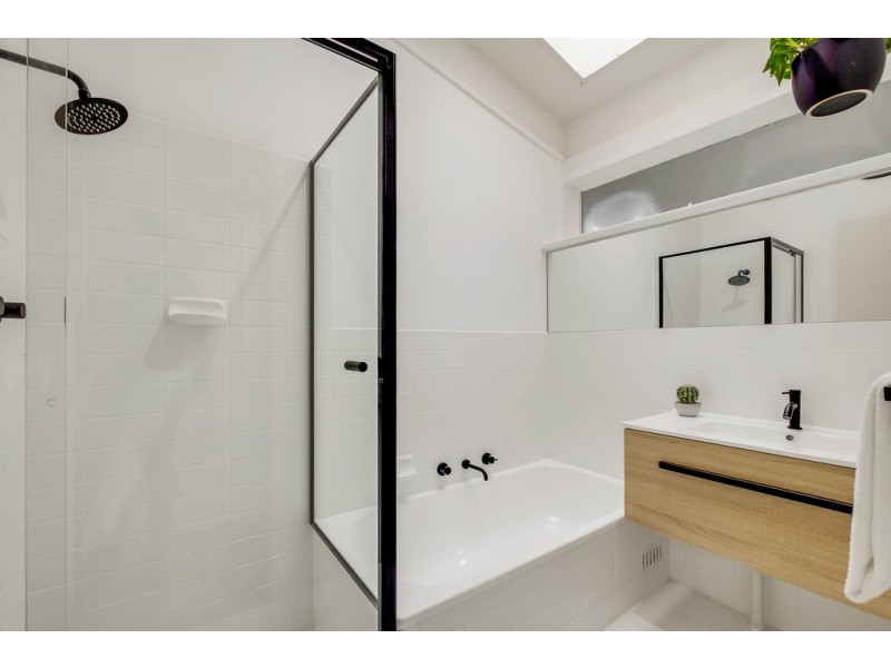 10 Wyndham Drive, Coromandel Valley SA 5051