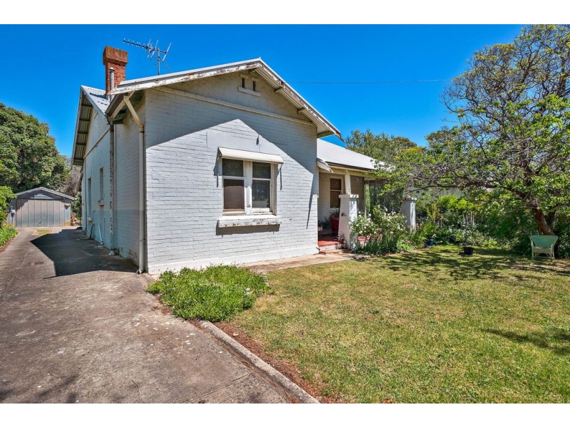 8 Claire Street, Lower Mitcham SA 5062