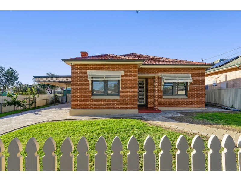 16 St Clements St, Blair Athol SA 5084