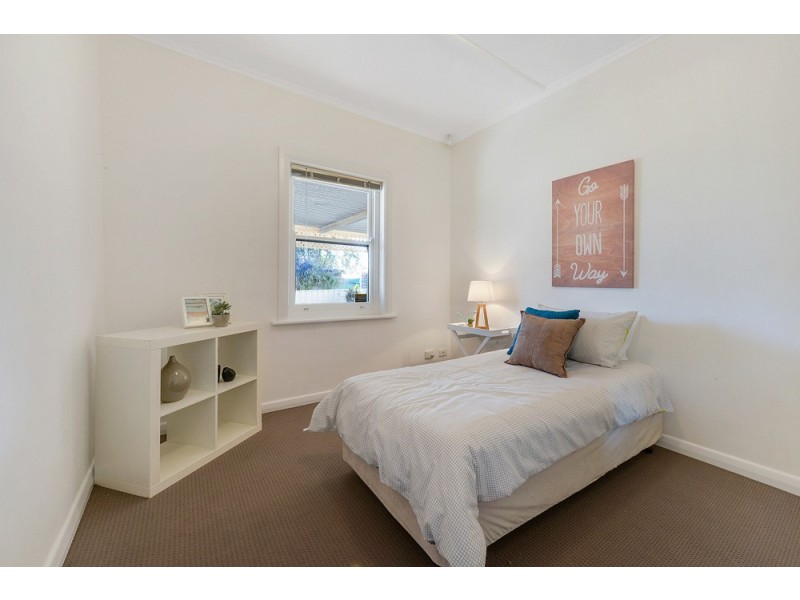 16 St Clements St, Blair Athol SA 5084