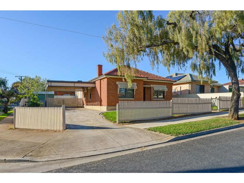 16 St Clements St, Blair Athol SA 5084