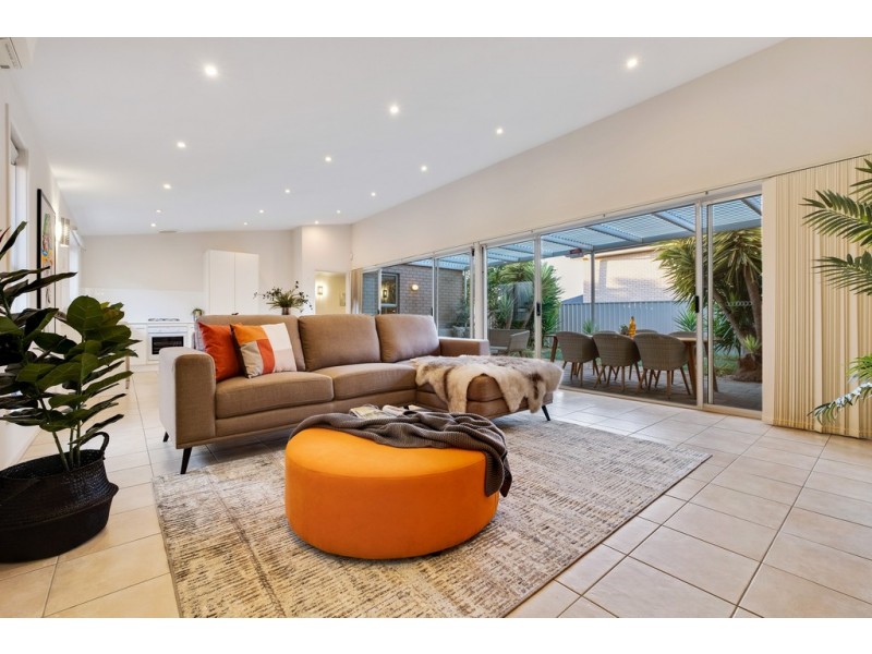 6 Esperance Boulevard, Seaford Rise SA 5169