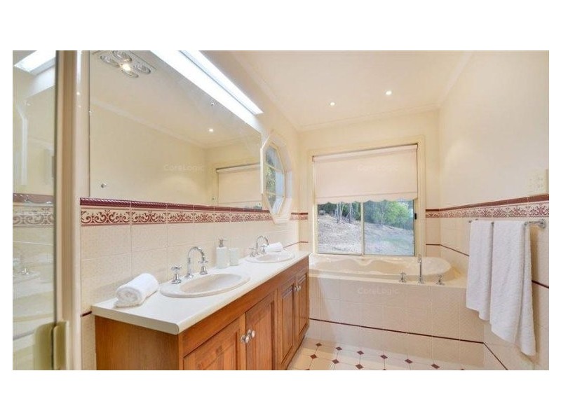 22 Ironbark Ave, Flagstaff Hill SA 5159