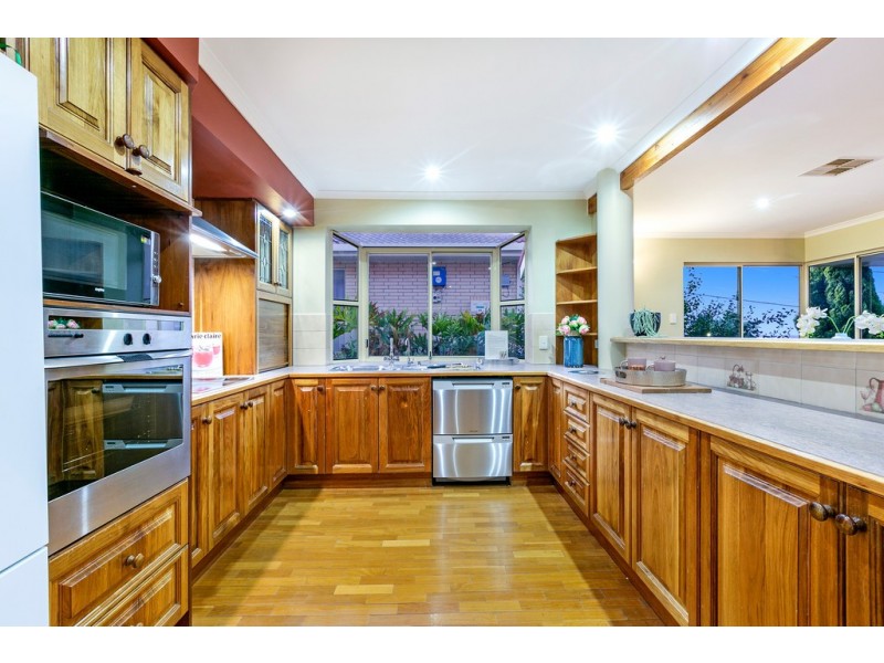 10 Royston Crescent, Seacombe Heights SA 5047