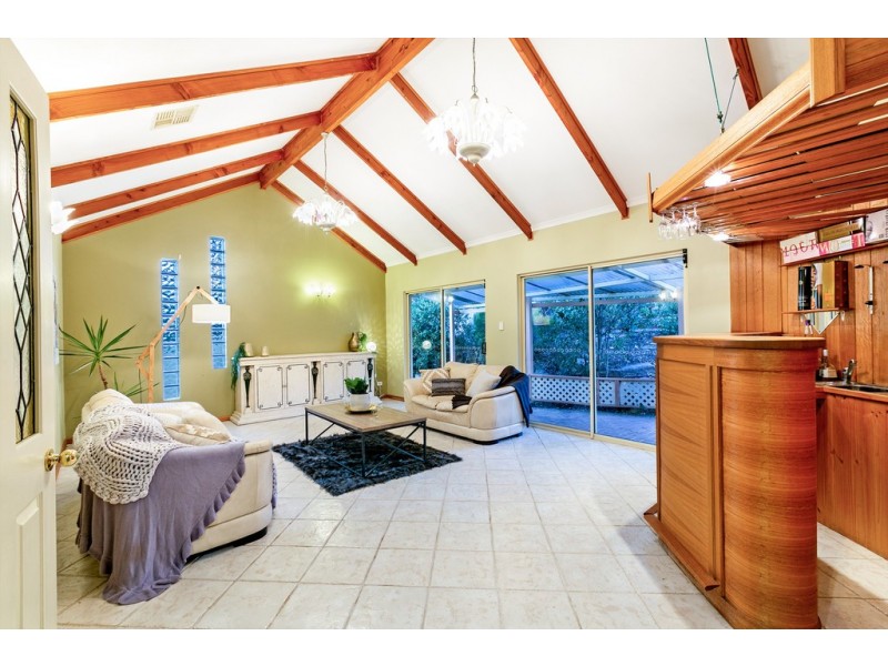 10 Royston Crescent, Seacombe Heights SA 5047