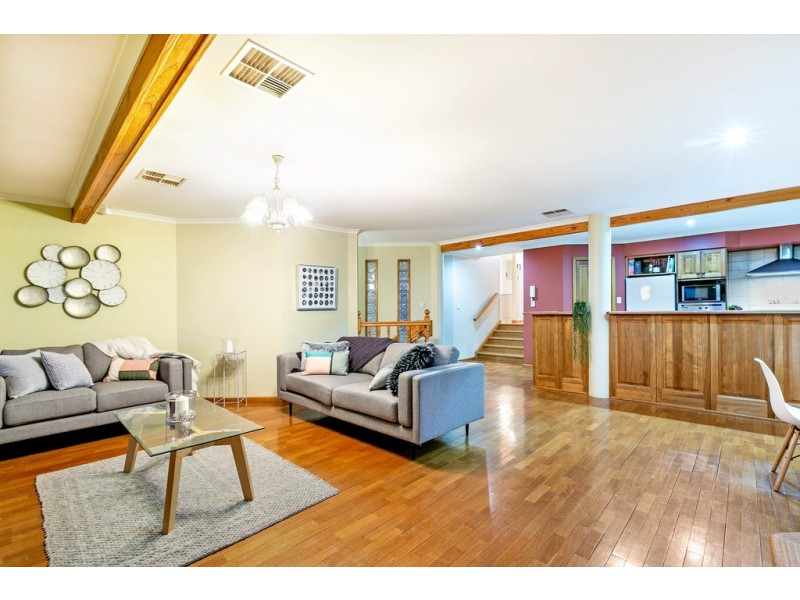 10 Royston Crescent, Seacombe Heights SA 5047