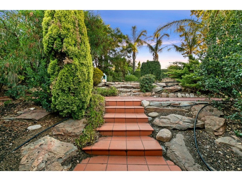 10 Royston Crescent, Seacombe Heights SA 5047