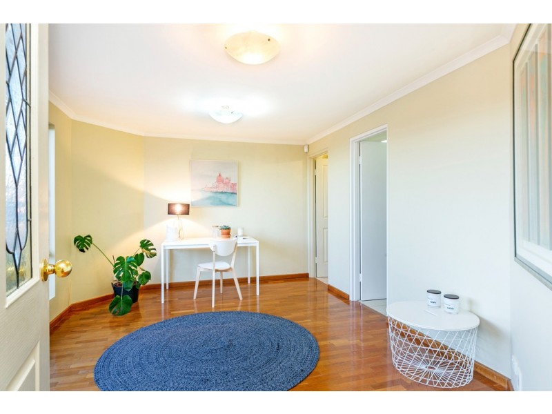 10 Royston Crescent, Seacombe Heights SA 5047