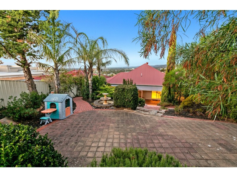 10 Royston Crescent, Seacombe Heights SA 5047