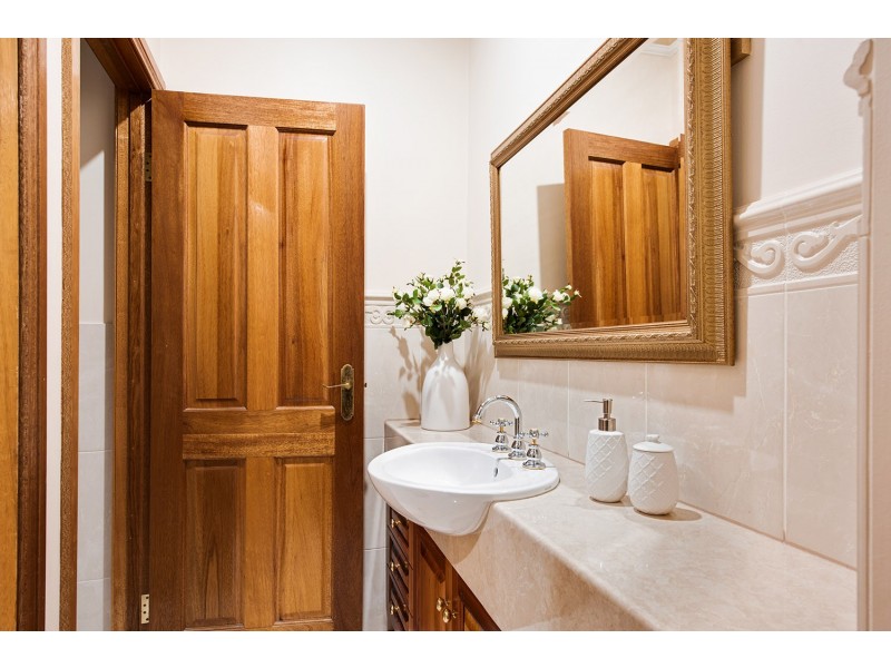 8 Alexander St, Evandale SA 5069