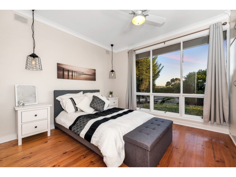 21 Kenihans Road, Happy Valley SA 5159