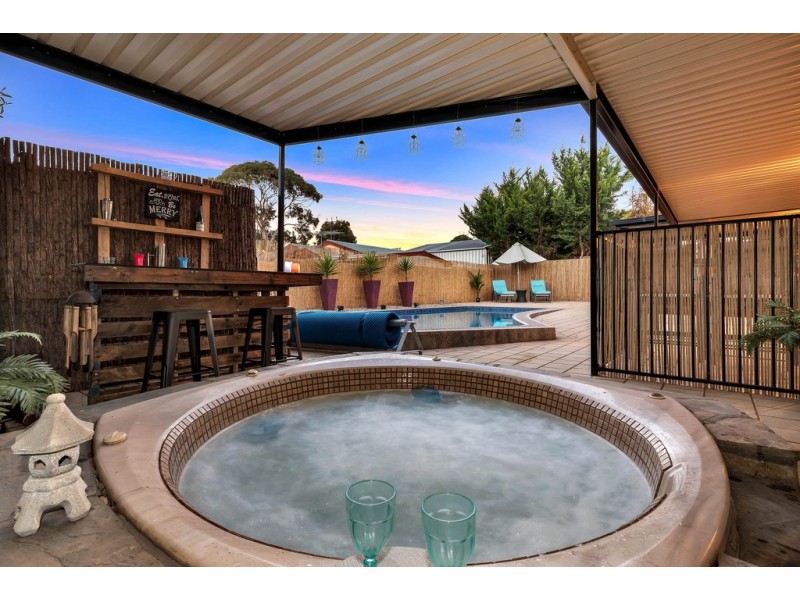 21 Kenihans Road, Happy Valley SA 5159