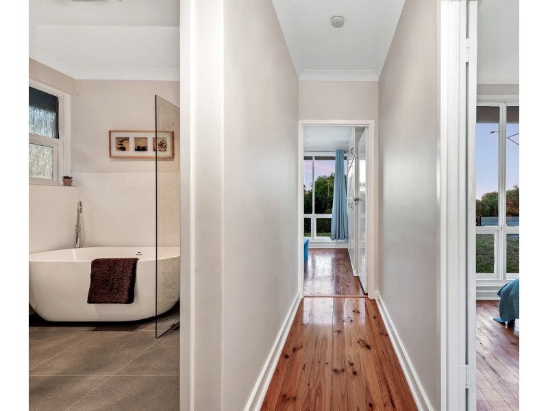 21 Kenihans Road, Happy Valley SA 5159