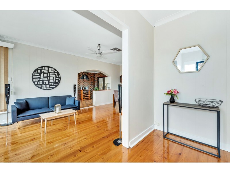 21 Kenihans Road, Happy Valley SA 5159