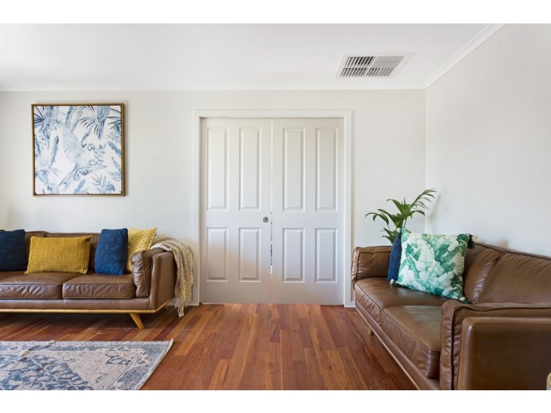 5 Grantala Ct, Hallett Cove SA 5158