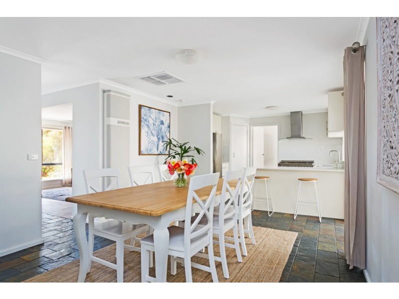 5 Grantala Ct, Hallett Cove SA 5158
