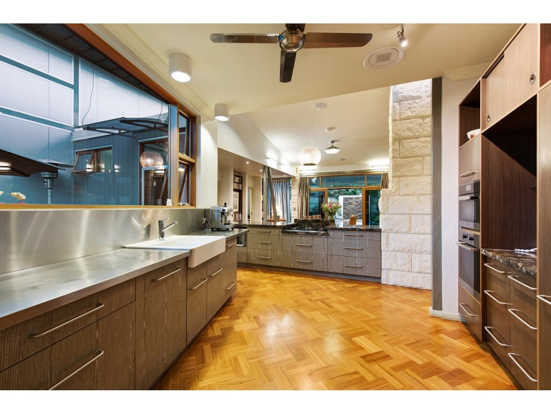 4A Lochwinnoch Road, Torrens Park SA 5062