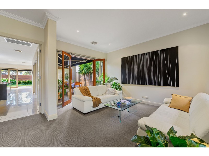18 Lochness Ave, Torrens Park SA 5062