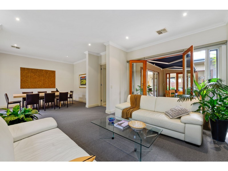 18 Lochness Ave, Torrens Park SA 5062