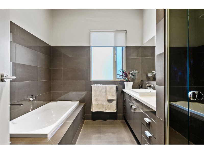 18 Lochness Ave, Torrens Park SA 5062