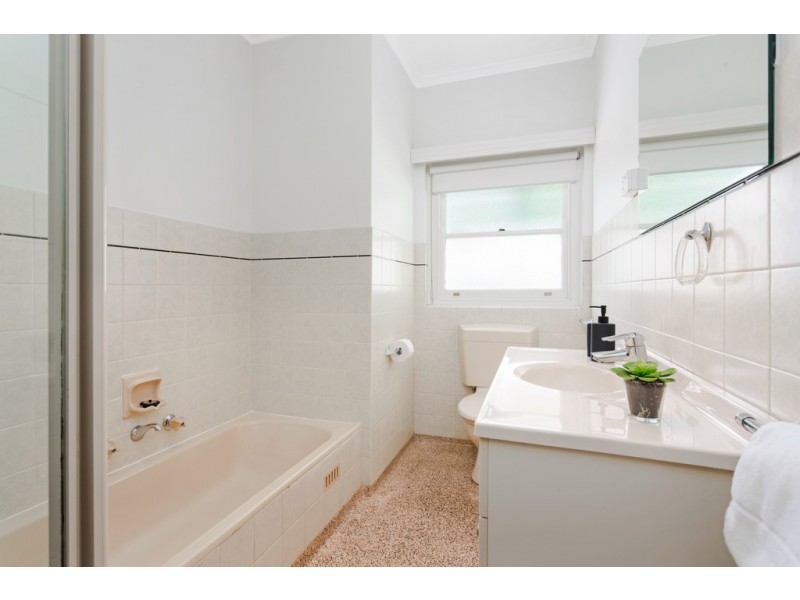 20 Wattle Avenue, Lower Mitcham SA 5062