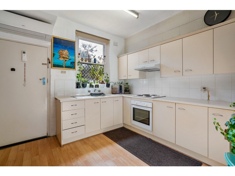 2/374 Seaview Road, Henley Beach SA 5022