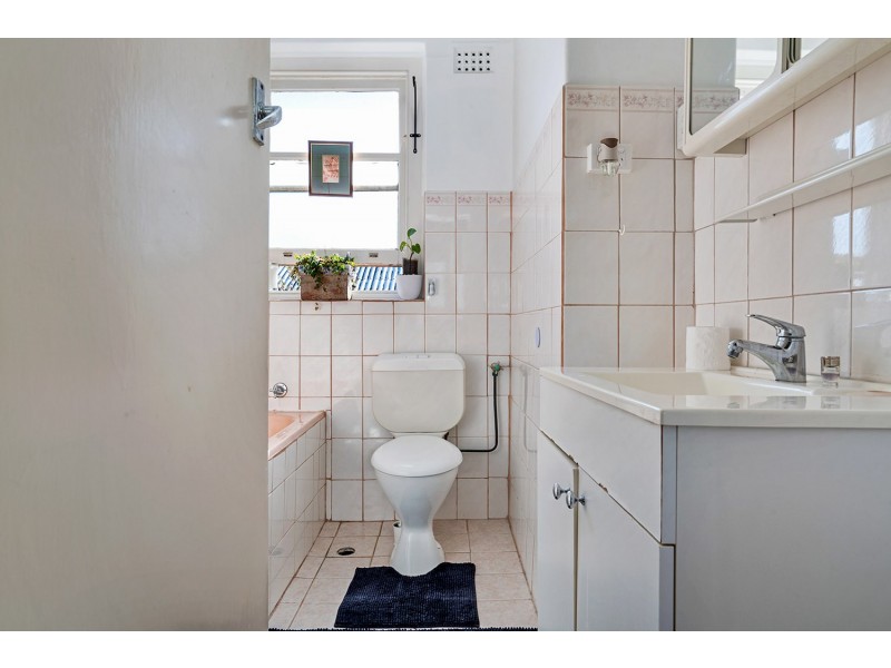 2/374 Seaview Road, Henley Beach SA 5022