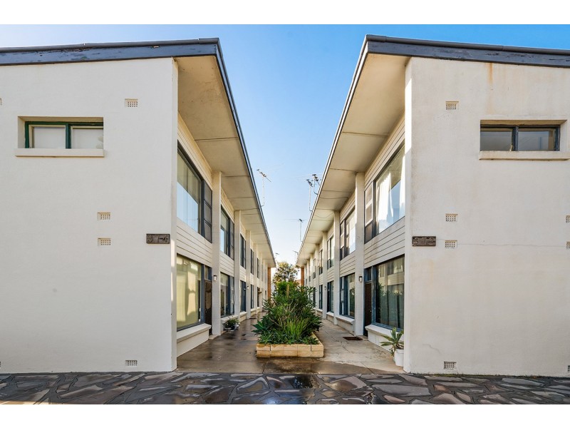 2/374 Seaview Road, Henley Beach SA 5022