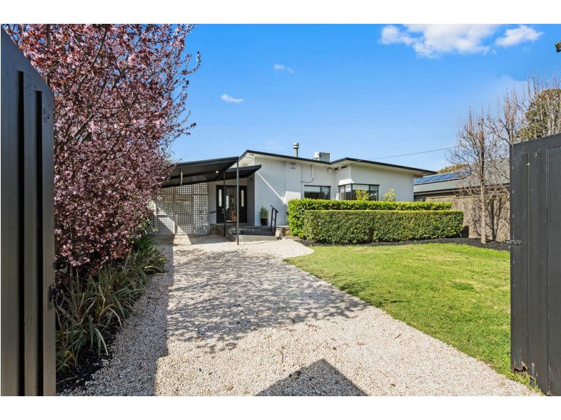 35 Hill Avenue, Cumberland Park SA 5041