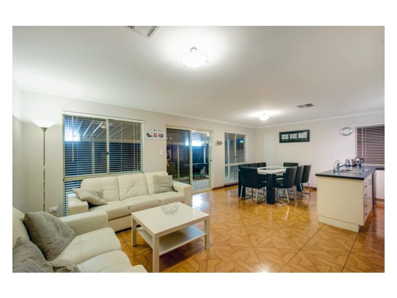 11 Verdant Parade, Woodcroft SA 5162