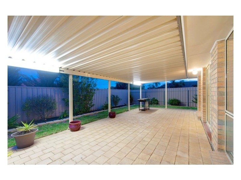 11 Verdant Parade, Woodcroft SA 5162