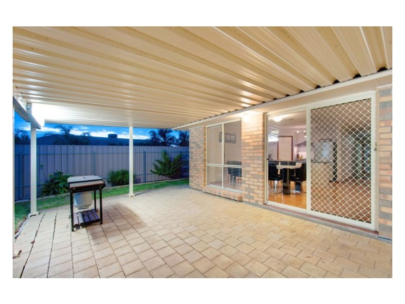 11 Verdant Parade, Woodcroft SA 5162