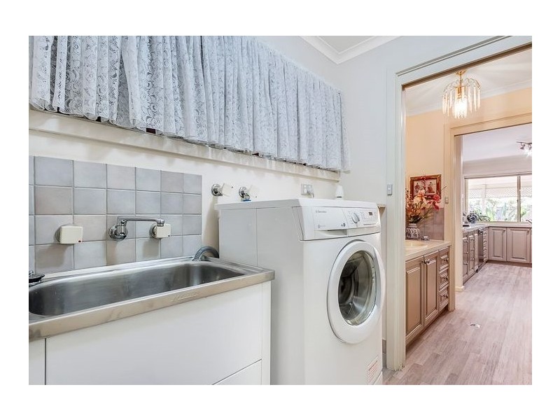 12 Carrondown Walk, Brompton SA 5007