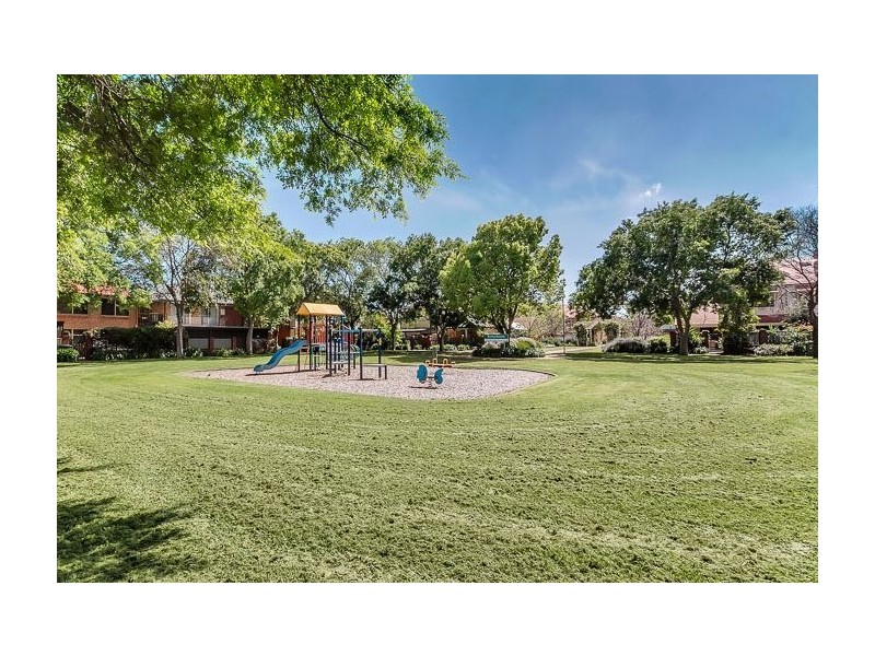 12 Carrondown Walk, Brompton SA 5007