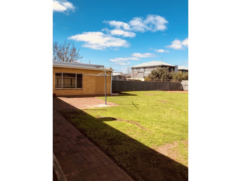 7 Russ Avenue, Seaton SA 5023