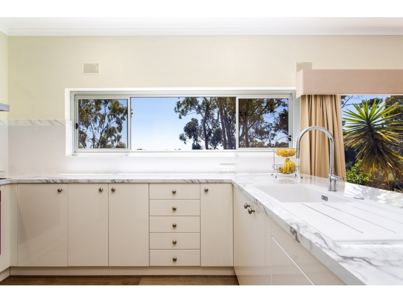 1 Woodland Court, Torrens Park SA 5062