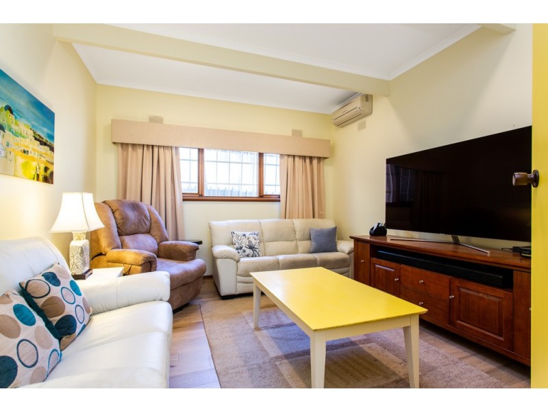 1 Woodland Court, Torrens Park SA 5062