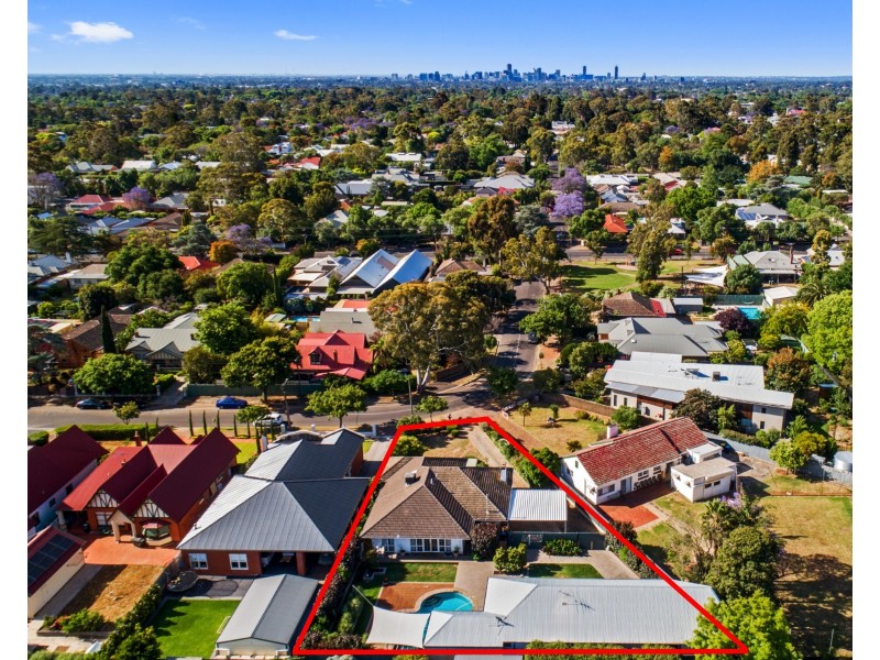 9 Holme Avenue, Lower Mitcham SA 5062