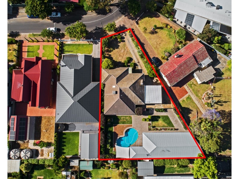 9 Holme Avenue, Lower Mitcham SA 5062