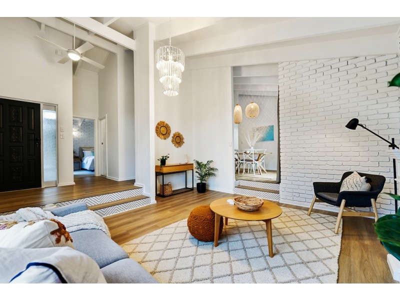 9 Neeangarra Crescent, Hallett Cove SA 5158