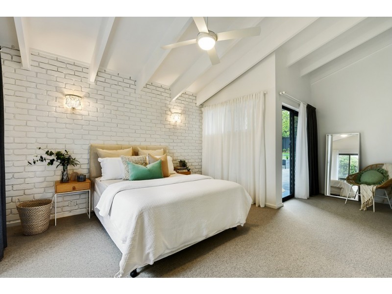 9 Neeangarra Crescent, Hallett Cove SA 5158