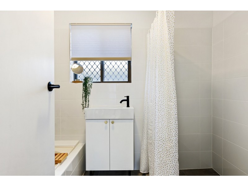 9 Neeangarra Crescent, Hallett Cove SA 5158