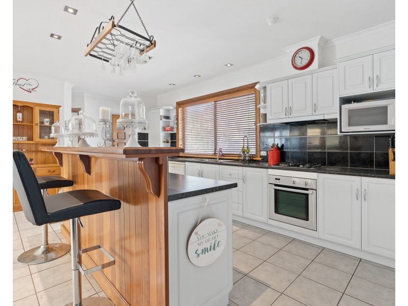 16 Stirling Avenue, Sellicks Beach SA 5174